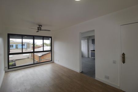 Sala de apartamento à venda com 3 quartos, 85m² em Santa Maria Goretti, Porto Alegre