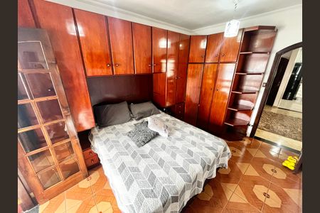 Quarto 1 de casa para alugar com 2 quartos, 180m² em Vila Celeste, São Paulo