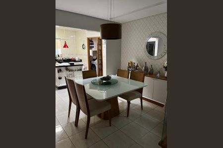 Casa à venda com 3 quartos, 200m² em Vila Leopoldina, Santo André