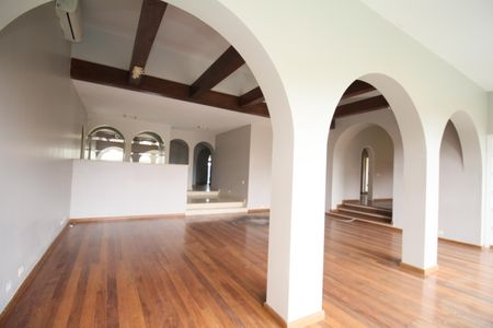 Casa à venda com 3 quartos, 300m² em Jardim Leonor, São Paulo