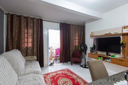 Sala de casa para alugar com 2 quartos, 120m² em Gleba do Pêssego, São Paulo