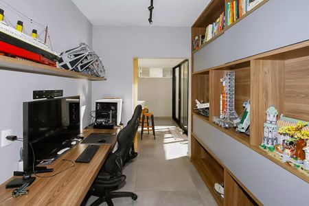 Apartamento à venda com 152m², 3 quartos e 3 vagas Apartamento à venda com 152m², 3 quartos e 3 vagasEscritório