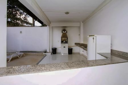 Apartamento à venda com 152m², 3 quartos e 3 vagas Apartamento à venda com 152m², 3 quartos e 3 vagasÁrea comum - Churrasqueira