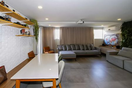 Apartamento à venda com 152m², 3 quartos e 3 vagas Apartamento à venda com 152m², 3 quartos e 3 vagasSala