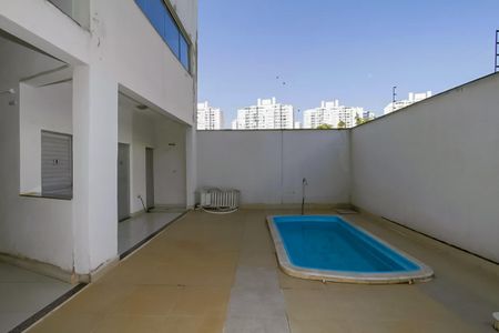 Apartamento à venda com 152m², 3 quartos e 3 vagas Apartamento à venda com 152m², 3 quartos e 3 vagasÁrea comum - Piscina