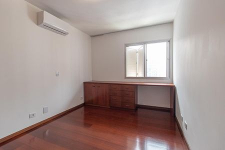 Apartamento para alugar com 159m², 3 quartos e 2 vagasQuarto 2