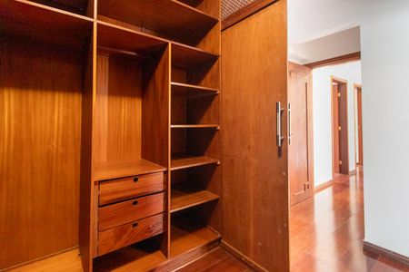 Apartamento para alugar com 159m², 3 quartos e 2 vagasCloset da Suíte