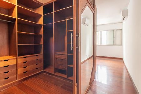 Apartamento para alugar com 159m², 3 quartos e 2 vagasCloset da Suíte