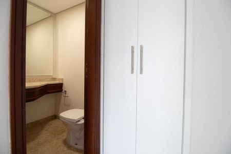 Apartamento para alugar com 159m², 3 quartos e 2 vagasLavabo