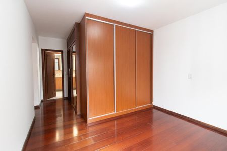 Apartamento para alugar com 159m², 3 quartos e 2 vagasSuíte
