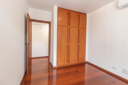 Apartamento para alugar com 159m², 3 quartos e 2 vagasQuarto 2