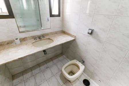 Apartamento para alugar com 166m², 4 quartos e 3 vagas Apartamento para alugar com 166m², 4 quartos e 3 vagasBanheiro da Suíte 1