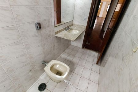 Apartamento para alugar com 166m², 4 quartos e 3 vagas Apartamento para alugar com 166m², 4 quartos e 3 vagasBanheiro Corredor