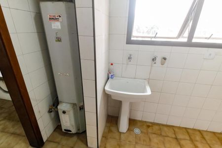 Apartamento para alugar com 166m², 4 quartos e 3 vagas Apartamento para alugar com 166m², 4 quartos e 3 vagasDetalhe da area de serviço