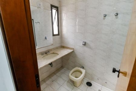 Apartamento para alugar com 166m², 4 quartos e 3 vagas Apartamento para alugar com 166m², 4 quartos e 3 vagasBanheiro da Suíte 1