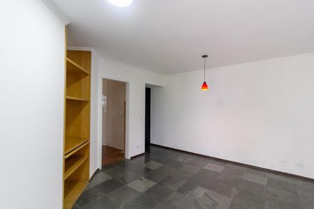 Sala de apartamento para alugar com 2 quartos, 72m² em Jardim Industrial, São Paulo