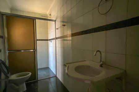 Banheiro de casa para alugar com 1 quarto, 55m² em Jardim Thelma, São Bernardo do Campo