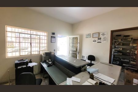 Casa à venda com 85m², 3 quartos e 2 vagas Casa à venda com 85m², 3 quartos e 2 vagasSala