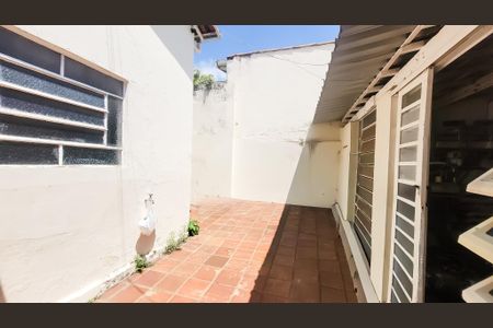 Casa à venda com 85m², 3 quartos e 2 vagas Casa à venda com 85m², 3 quartos e 2 vagasQuintal