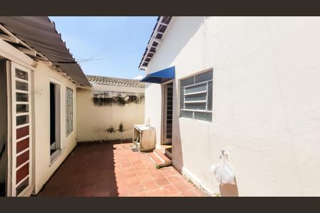 Casa à venda com 85m², 3 quartos e 2 vagas Casa à venda com 85m², 3 quartos e 2 vagasQuintal