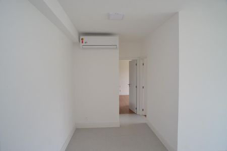 Sala de apartamento para alugar com 2 quartos, 74m² em Barra da Tijuca, Rio de Janeiro