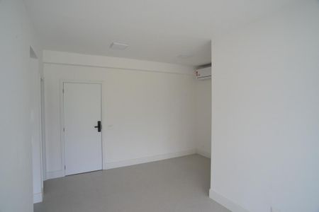 Sala de apartamento para alugar com 2 quartos, 74m² em Barra da Tijuca, Rio de Janeiro