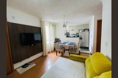 Sala de apartamento para alugar com 2 quartos, 43m² em Água Chata, Guarulhos