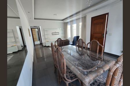 Casa à venda com 247m², 3 quartos e 5 vagas