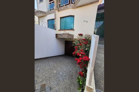 Casa à venda com 247m², 3 quartos e 5 vagas