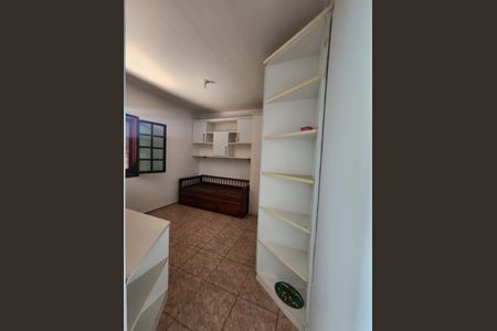 Casa à venda com 247m², 3 quartos e 5 vagas