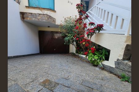 Casa à venda com 247m², 3 quartos e 5 vagas