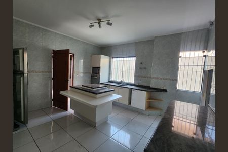 Casa à venda com 247m², 3 quartos e 5 vagas