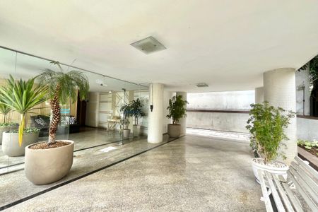 Apartamento à venda com 82m², 2 quartos e 2 vagas Apartamento à venda com 82m², 2 quartos e 2 vagasHall de entrada
