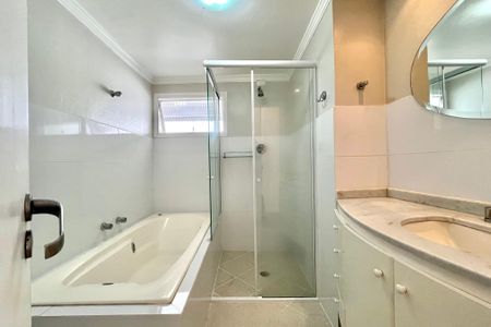 Apartamento à venda com 82m², 2 quartos e 2 vagas Apartamento à venda com 82m², 2 quartos e 2 vagasBanheiro