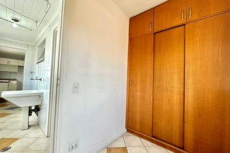 Apartamento à venda com 82m², 2 quartos e 2 vagas Apartamento à venda com 82m², 2 quartos e 2 vagasQuarto de Serviço