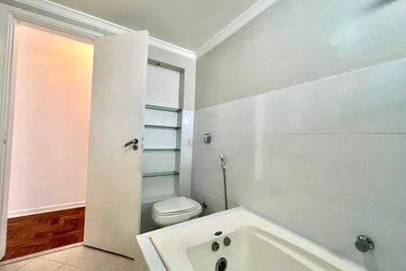 Apartamento à venda com 82m², 2 quartos e 2 vagas Apartamento à venda com 82m², 2 quartos e 2 vagasBanheiro