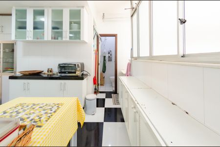 Apartamento à venda com 110m², 3 quartos e 1 vaga Apartamento à venda com 110m², 3 quartos e 1 vagaÁrea de serviço