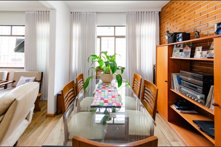 Apartamento à venda com 110m², 3 quartos e 1 vaga Apartamento à venda com 110m², 3 quartos e 1 vagaSala