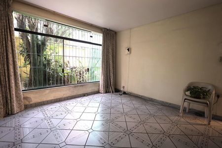 Casa à venda com 193m², 3 quartos e 2 vagasSala