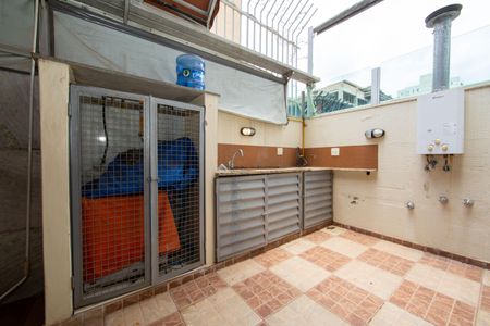 Apartamento à venda com 146m², 4 quartos e 1 vaga Apartamento à venda com 146m², 4 quartos e 1 vagaAREA PRIVATIVA