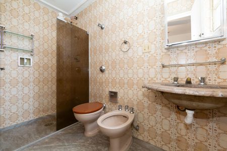 Apartamento à venda com 146m², 4 quartos e 1 vaga Apartamento à venda com 146m², 4 quartos e 1 vagaBANHEIRO1