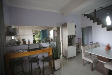 Sala de casa à venda com 4 quartos, 180m² em Havaí, Belo Horizonte