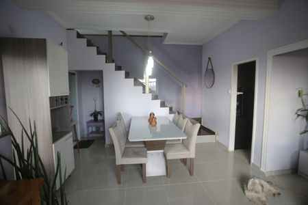 Casa à venda com 180m², 4 quartos e 1 vagaSala