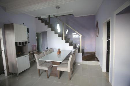 Casa à venda com 180m², 4 quartos e 1 vagaSala