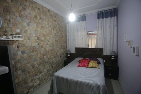 Casa à venda com 180m², 4 quartos e 1 vagaQuarto