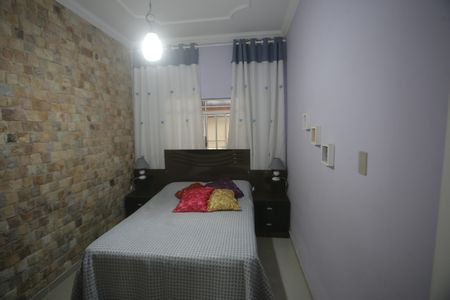 Casa à venda com 180m², 4 quartos e 1 vagaQuarto