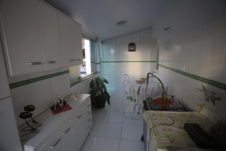 Casa à venda com 180m², 4 quartos e 1 vagaCozinha segundo andar