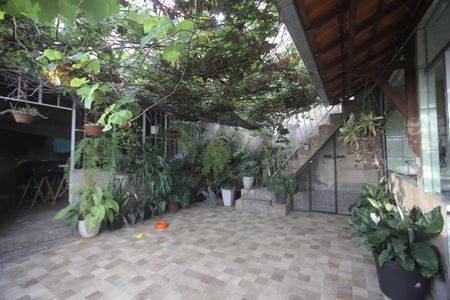 Casa à venda com 180m², 4 quartos e 1 vagaArea Comum