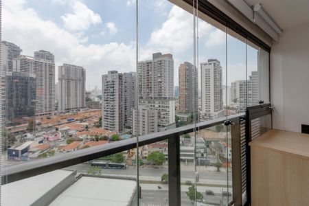 Apartamento para alugar com 27m², 1 quarto e 1 vaga Apartamento para alugar com 27m², 1 quarto e 1 vagaVaranda