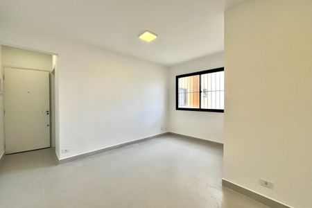 Sala de apartamento à venda com 2 quartos, 70m² em Vila Paulista, São Paulo